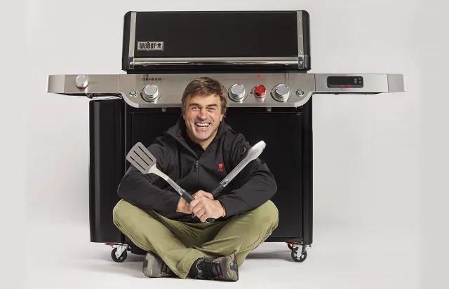 Kristian Ghedina cucina al barbecue Weber